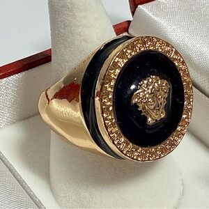 Luxurious Gold and Black BAROQUE STYLE MEDUSA Women's Ring